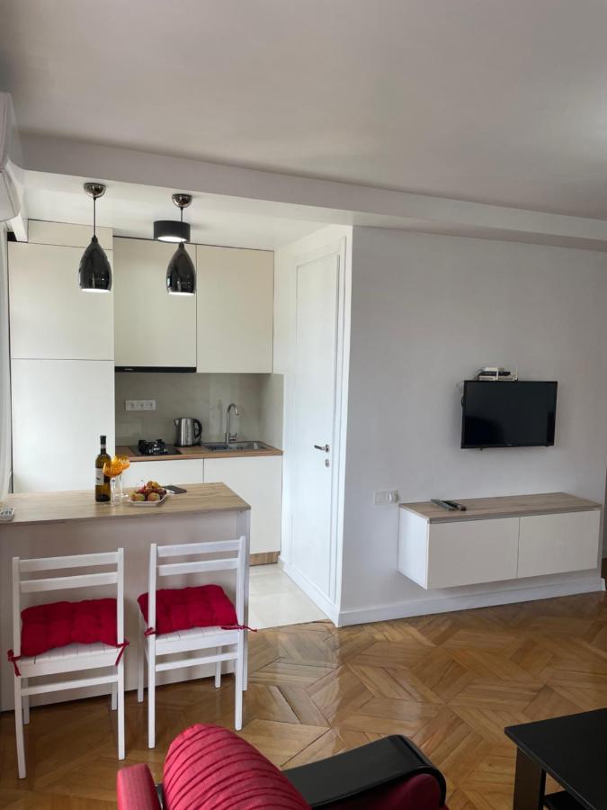 Apartment 2 Minutes From The Sea Batoumi Extérieur photo