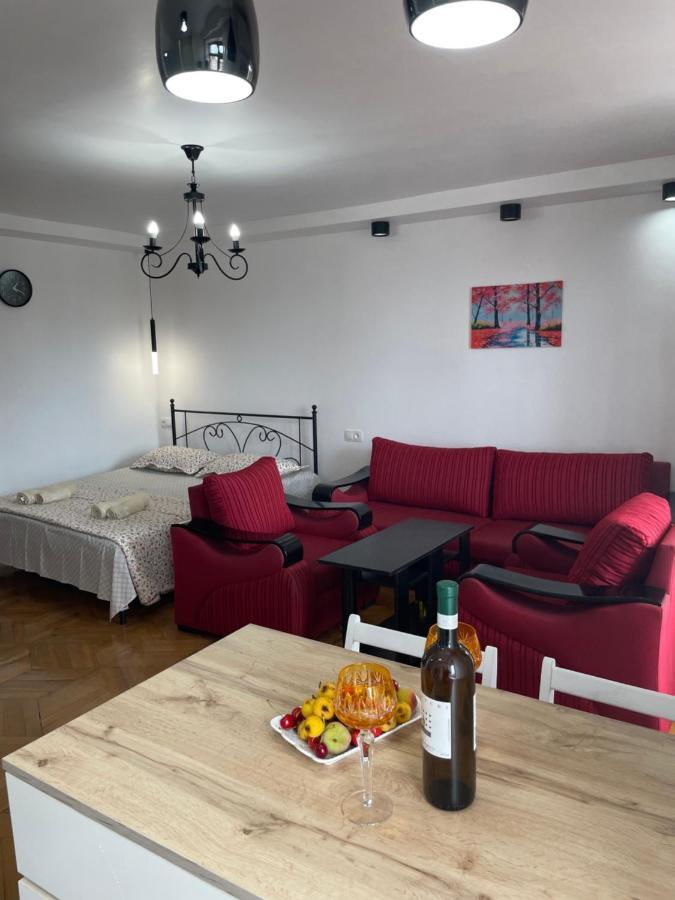 Apartment 2 Minutes From The Sea Batoumi Extérieur photo