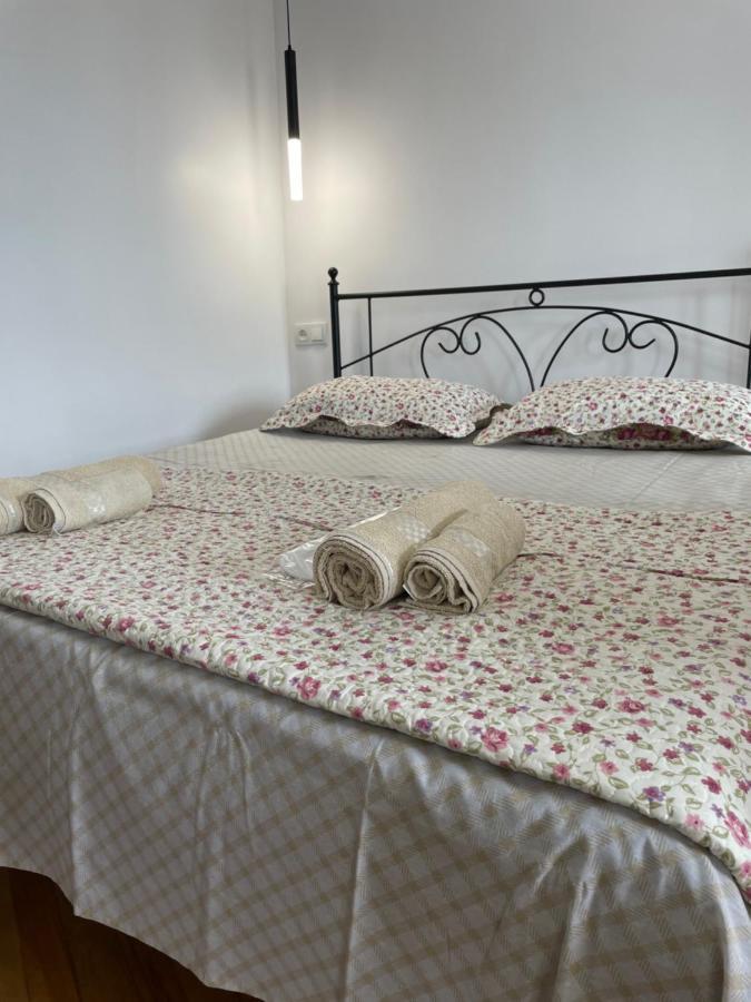 Apartment 2 Minutes From The Sea Batoumi Extérieur photo